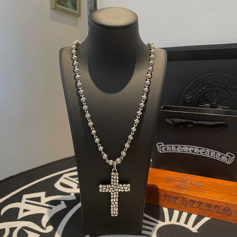 Ch**me He**ts necklaces